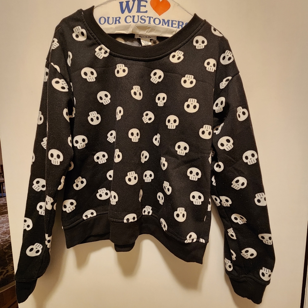 Cropped Skull Sweater